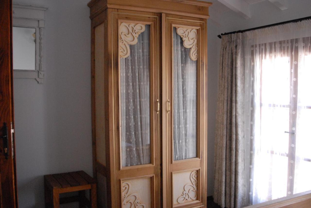 Aliye Hanim Hotel Ayvalı Szoba fotó